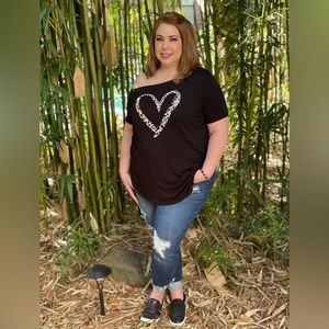 Heart off the shoulder top 10/12